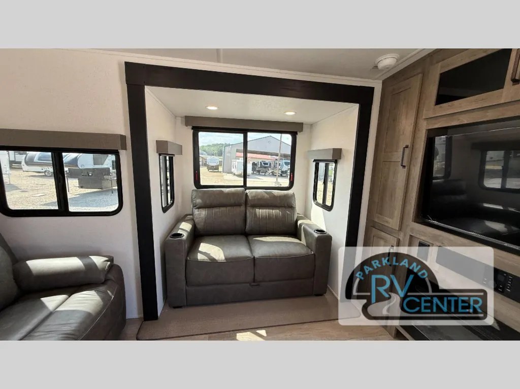 2027 Forest River Solaire 3060RKTS, Photos photo 29