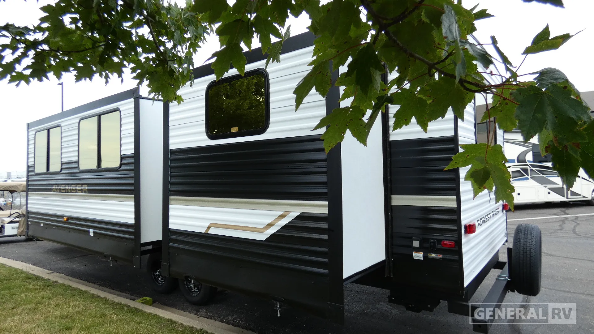 2027 Prime Time RV Avenger 30PO - Photo 4