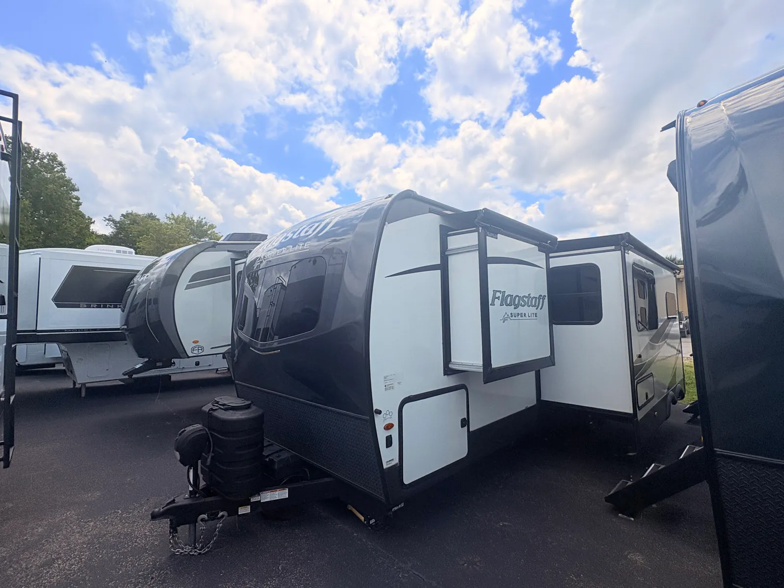 2023 Forest River Flagstaff Super Lite 27BHWS - Photo 3