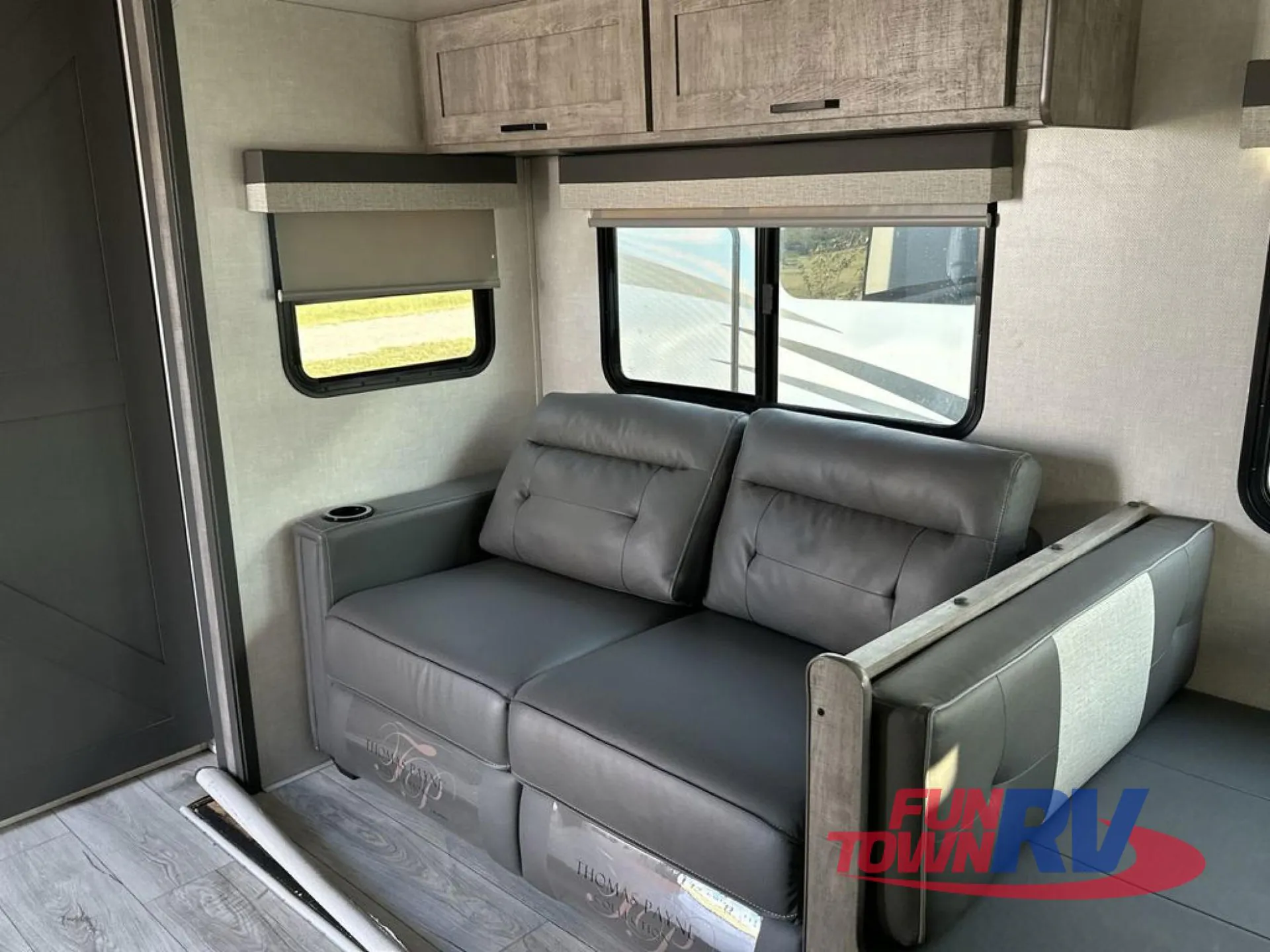 2023 Forest River Grand Surveyor 267RBSS — Photo 5
