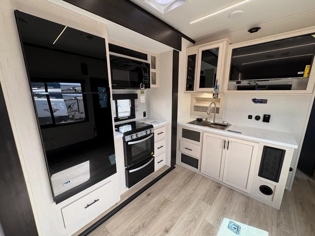 2025 Forest River Vengeance Rogue Armored 26L140, Photos photo 33