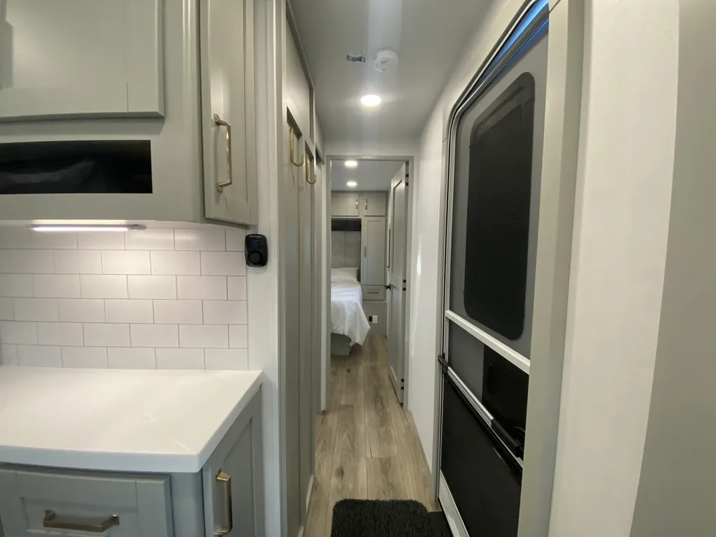 2026 Brinkley Model Z 297, Photos photo 28