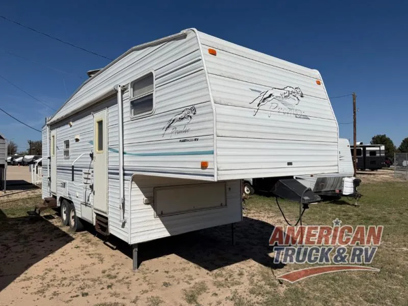 2001 Fleetwood RV Prowler 285S - Main photo