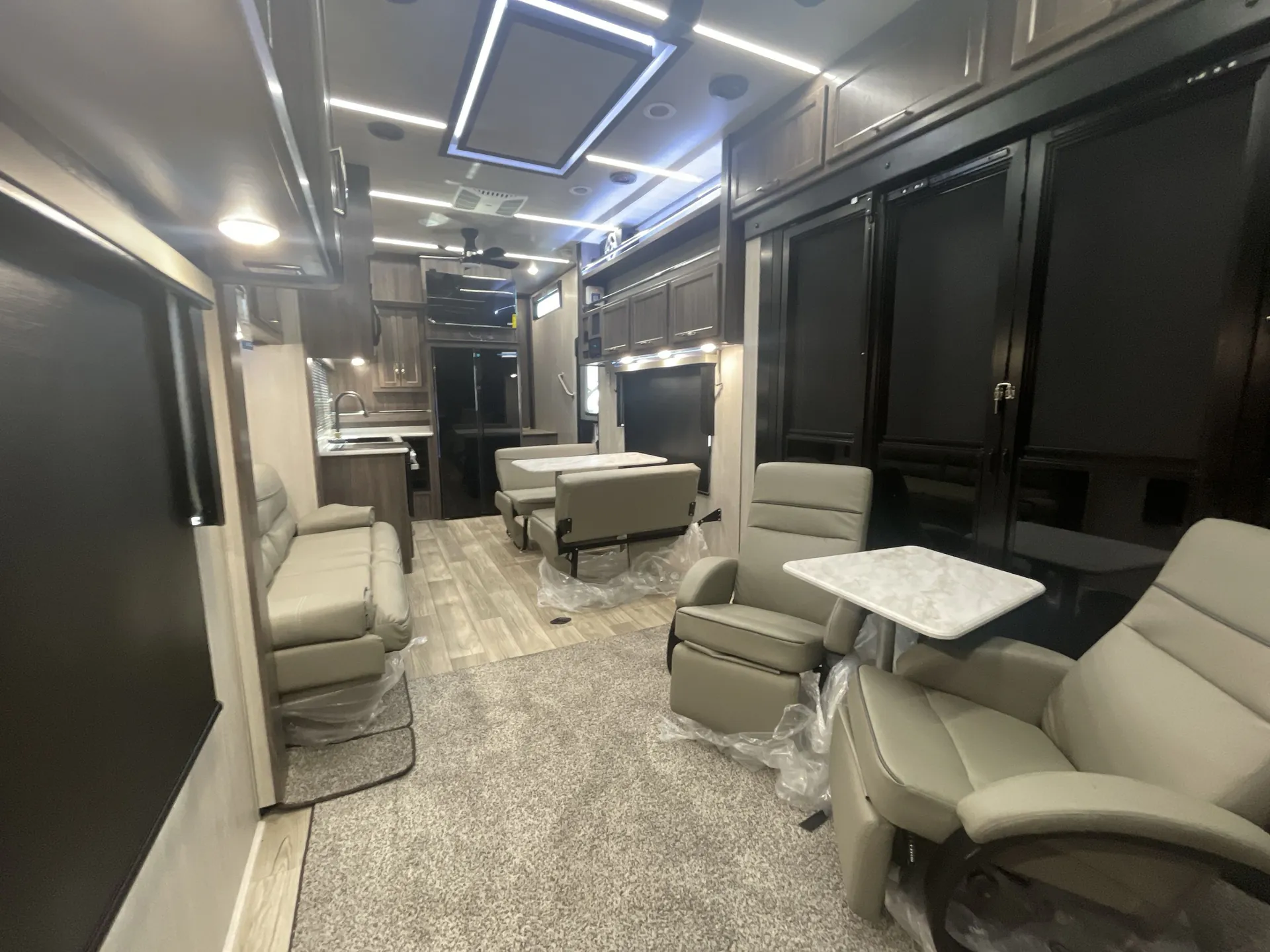 2026 genesis supreme Vortex 4025VPXL — living area main