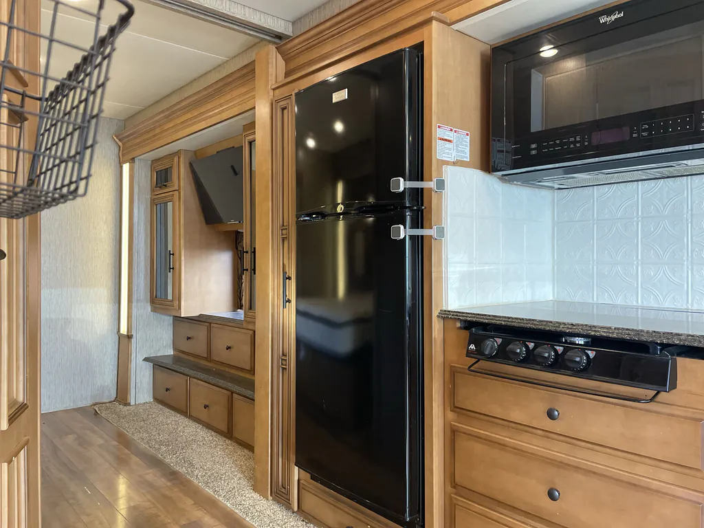 2016 Newmar Canyon Star 3921, Photos photo 8