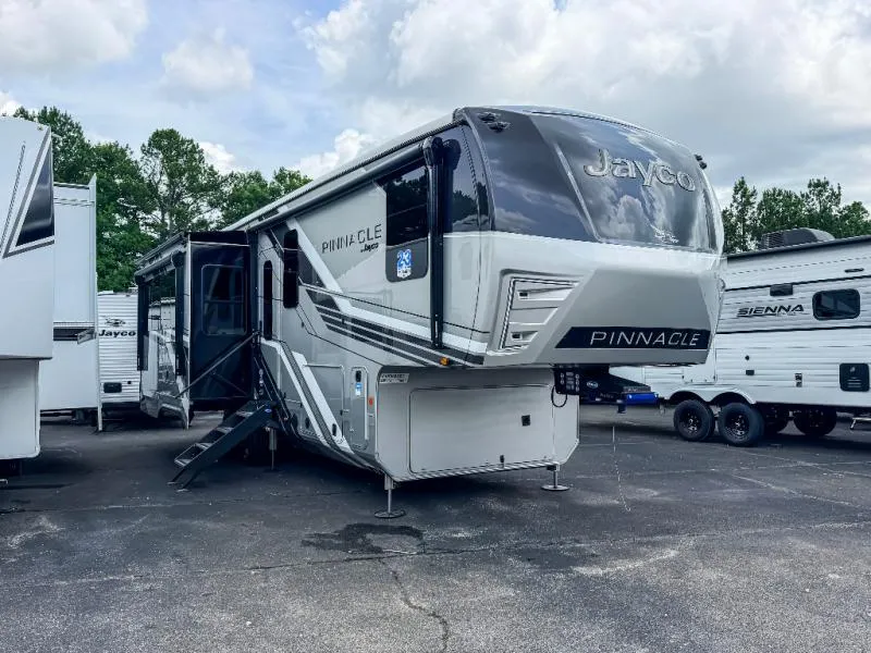 2027 Jayco Pinnacle 32RLTS - Photo 2