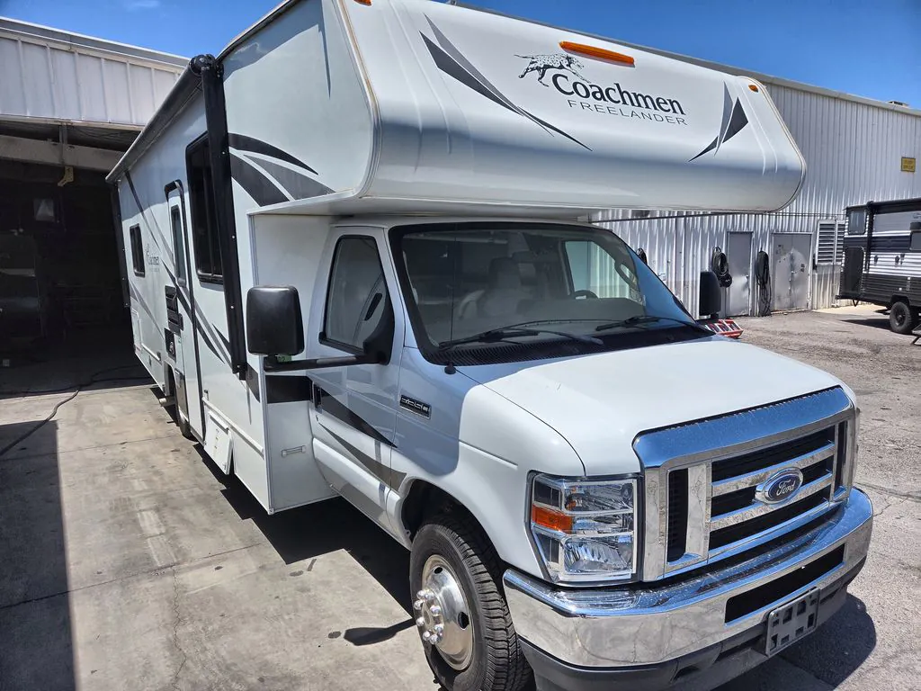 2021 Coachmen Freelander 27QB - Photo 2