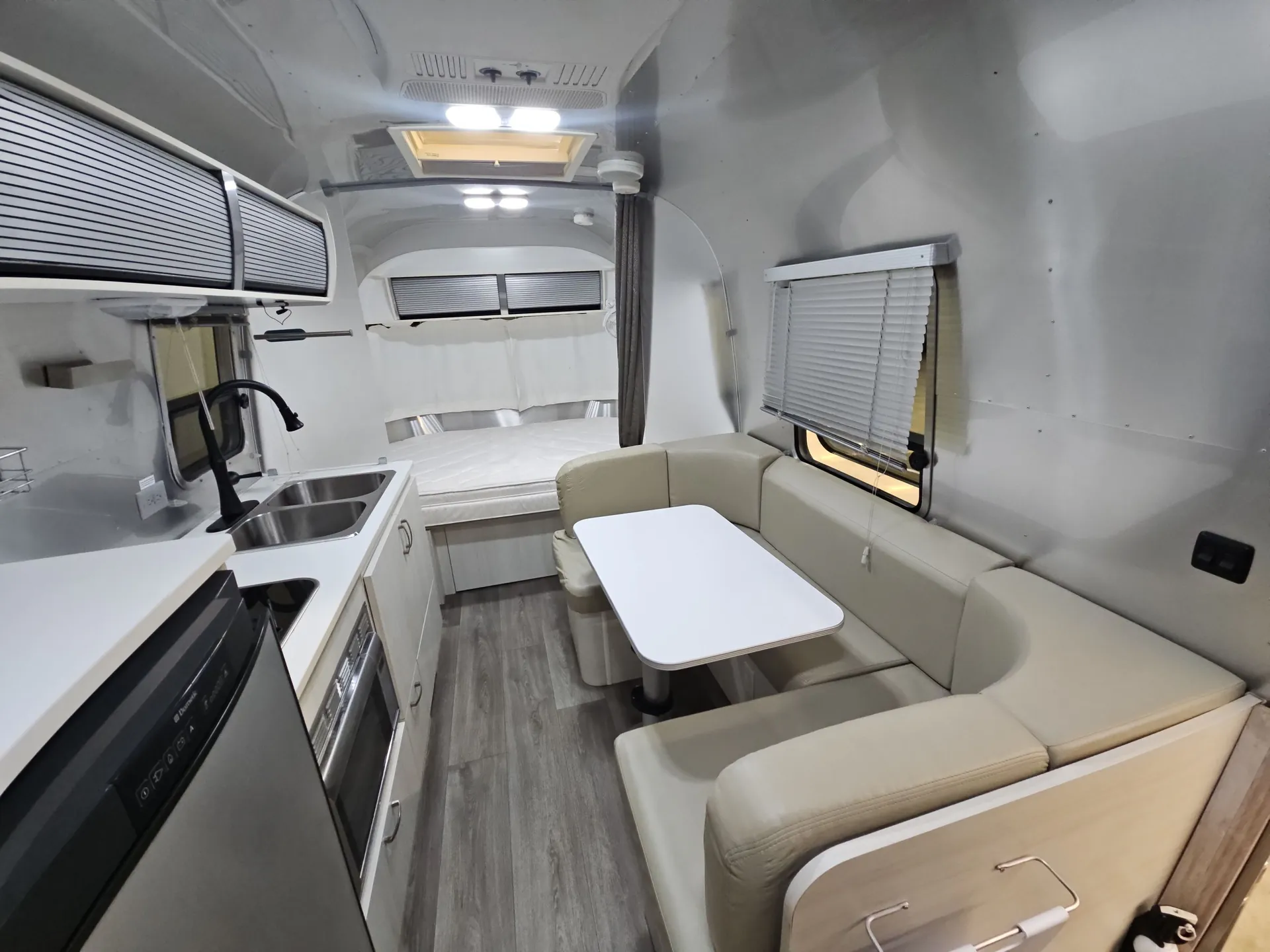 2017 airstream Sport 22 — living area main