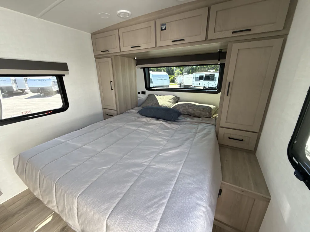 2026 Forest River Flagstaff Micro Lite 25FBT, Photos photo 15