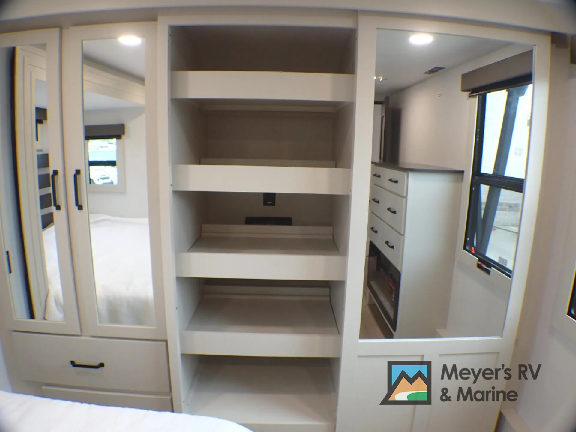 2026 Grand Design Momentum 399M - Photo 4