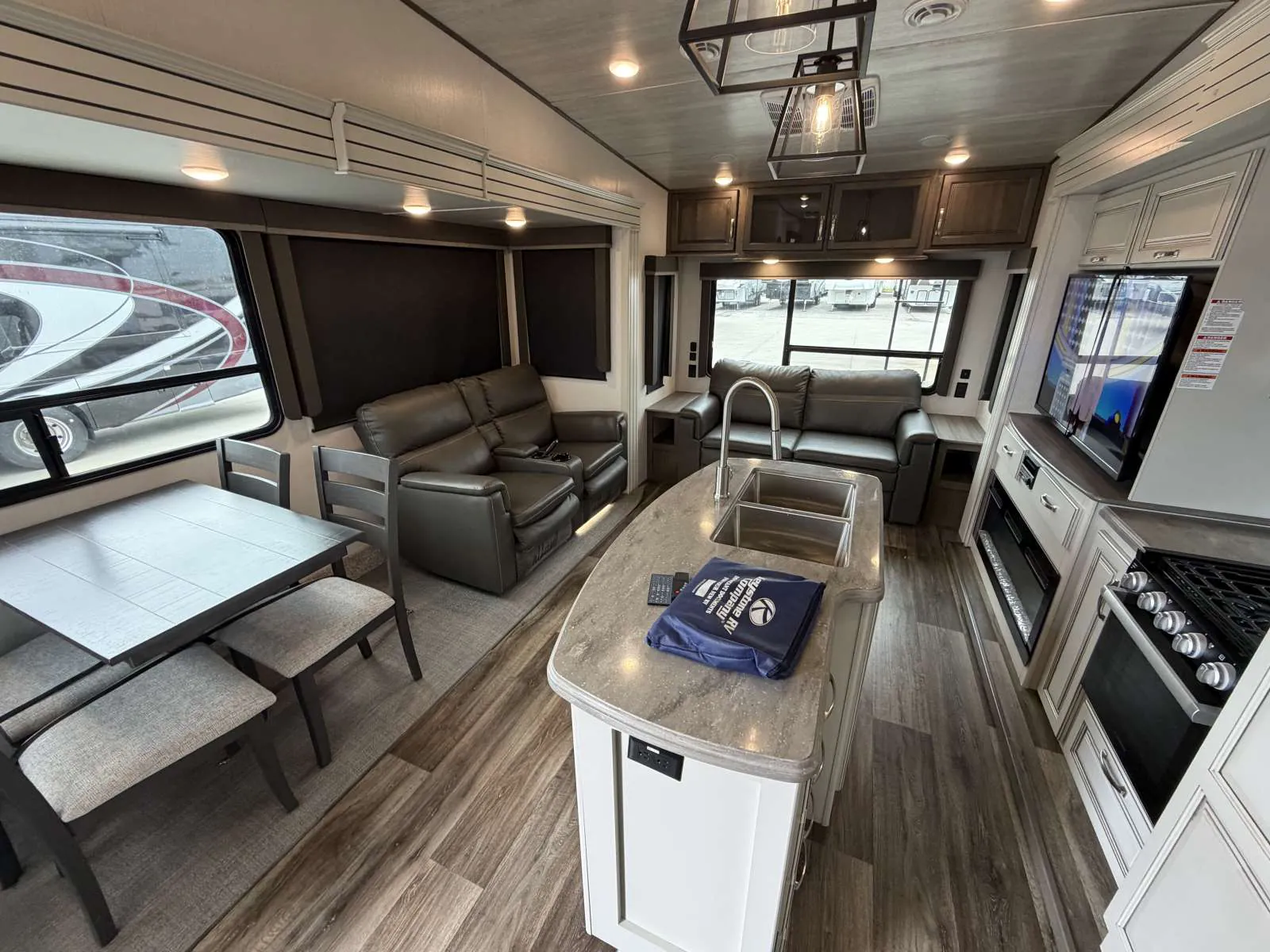 2021 Keystone Cougar 368MBI - Photo 4