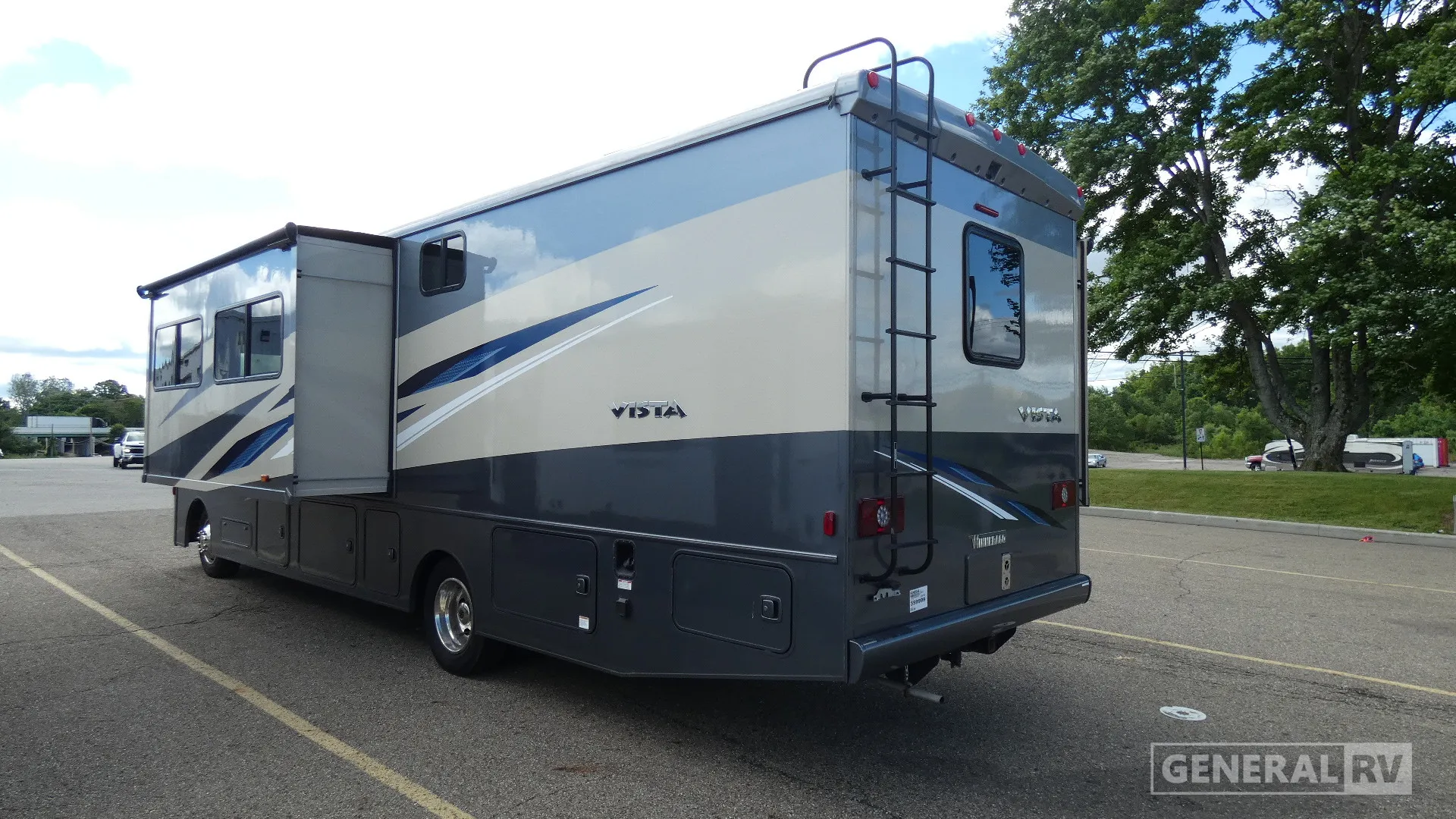 2021 Winnebago Vista 32M - Photo 4