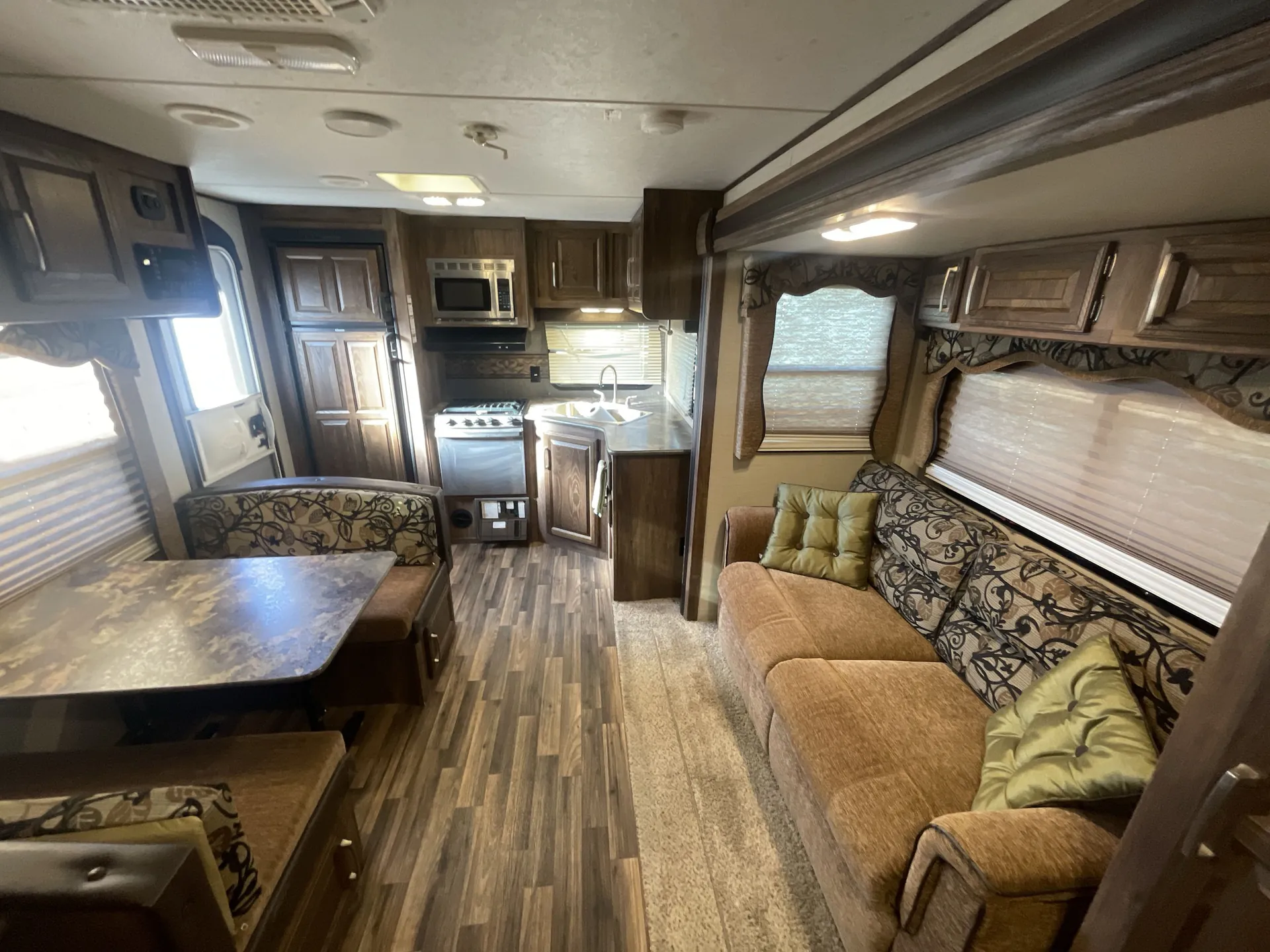 2015 Keystone Cougar Half-Ton 24SABWE — living area main