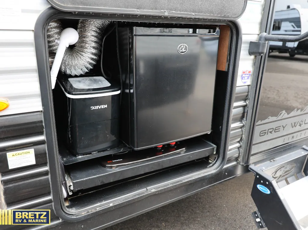 2022 Forest River Cherokee Grey Wolf 26DBH — Photo 7