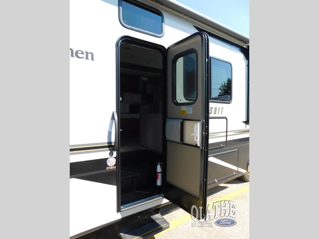 2023 Coachmen Pursuit 31BH, Photos photo 3