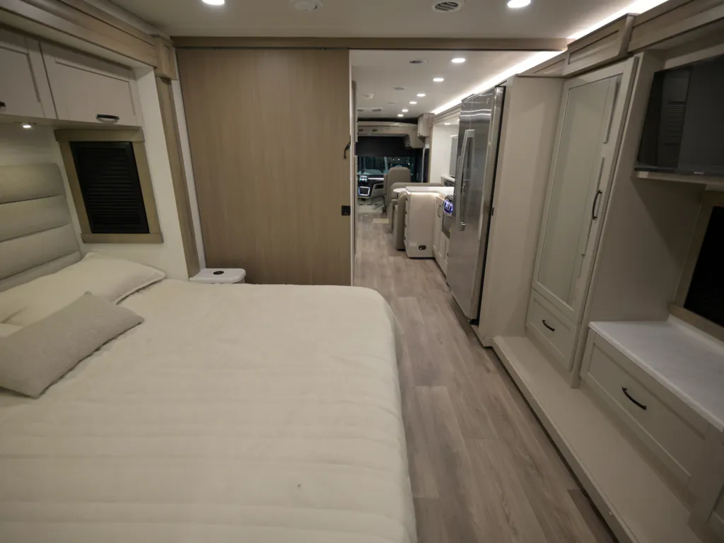 2027 Entegra Coach Vision XL 36C, Photos photo 34