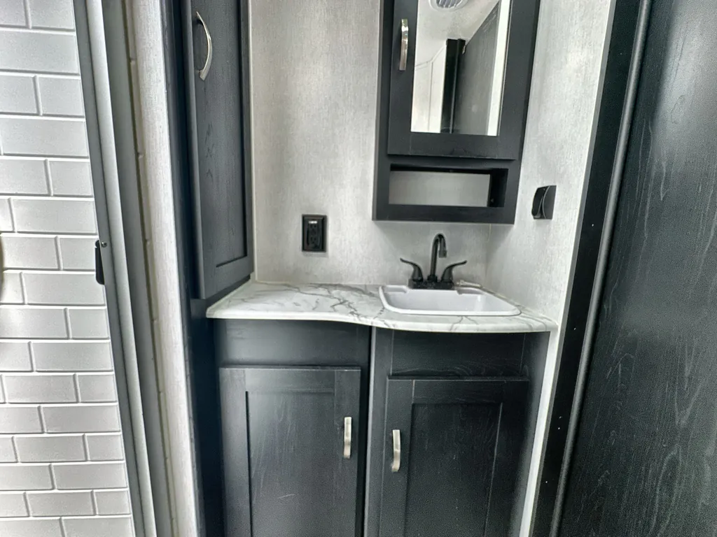 2023 Coachmen Freedom Express Ultra Lite 274RKS, Photos photo 18