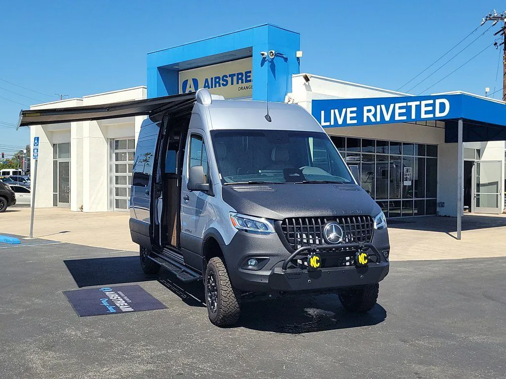 2025 Airstream Interstate 19X - Photo 4
