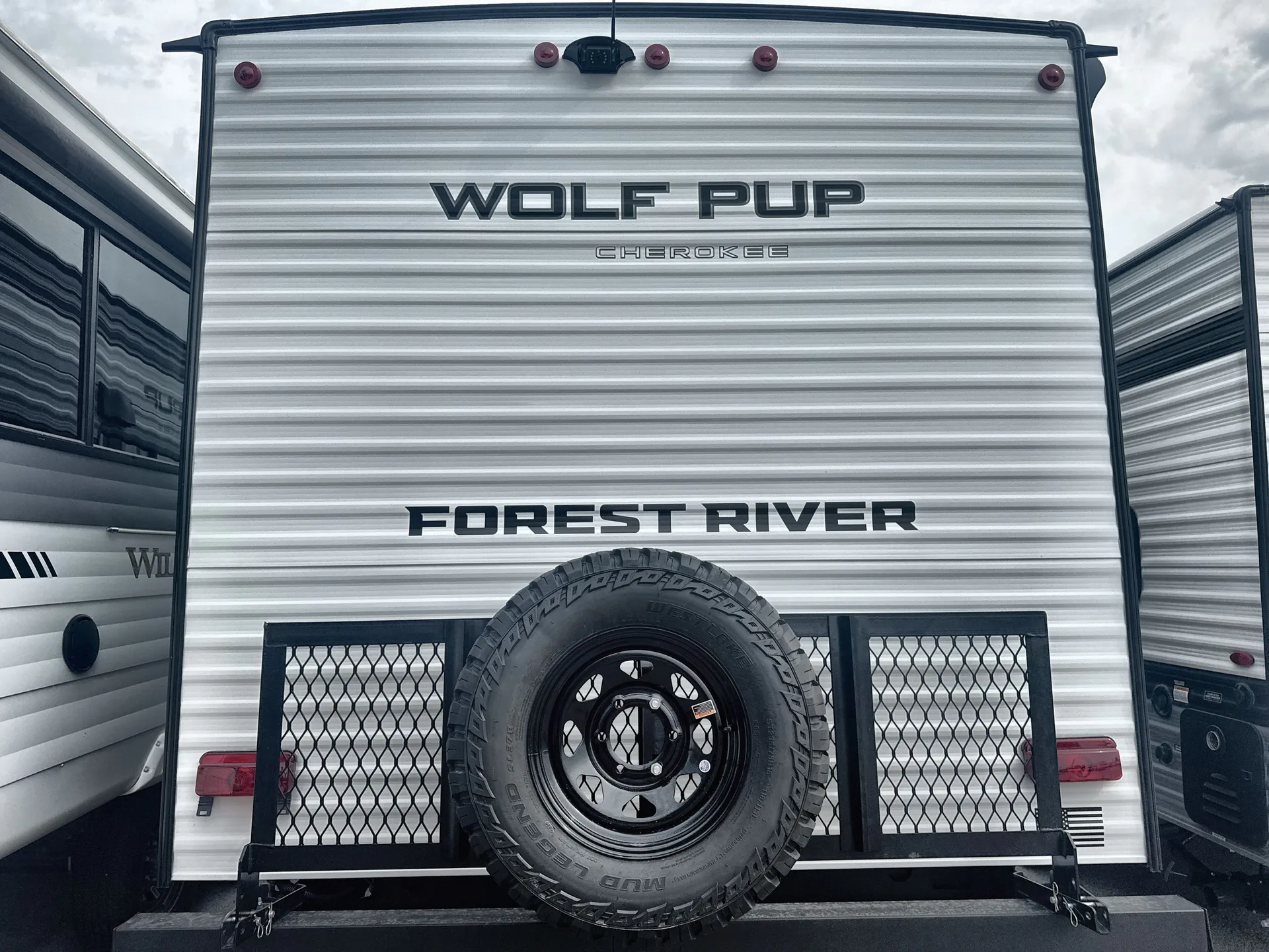 2027 Forest River Cherokee Wolf Pup 16FQW — backside