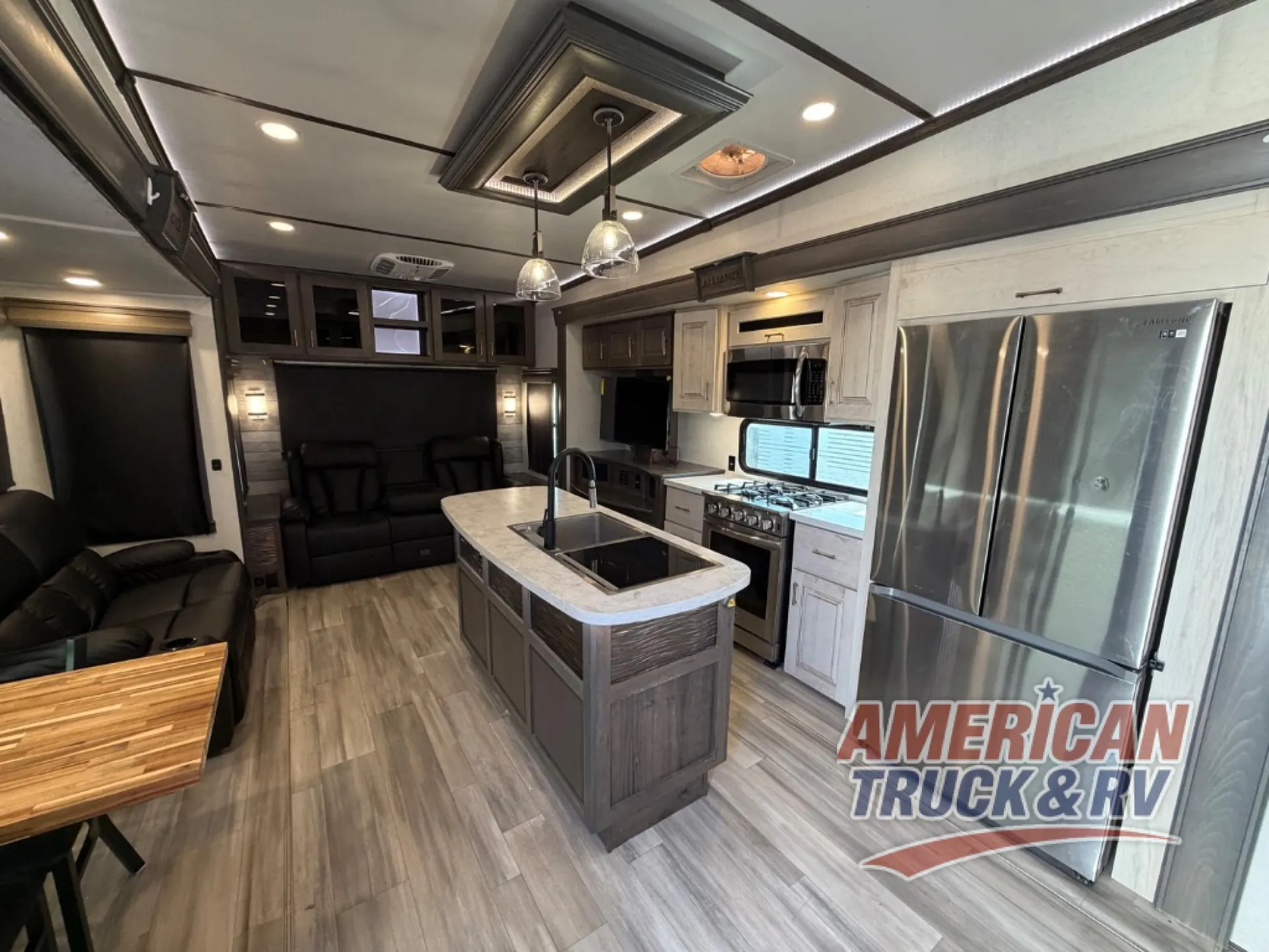 2022 Alliance RV Paradigm 340RL - Photo 2