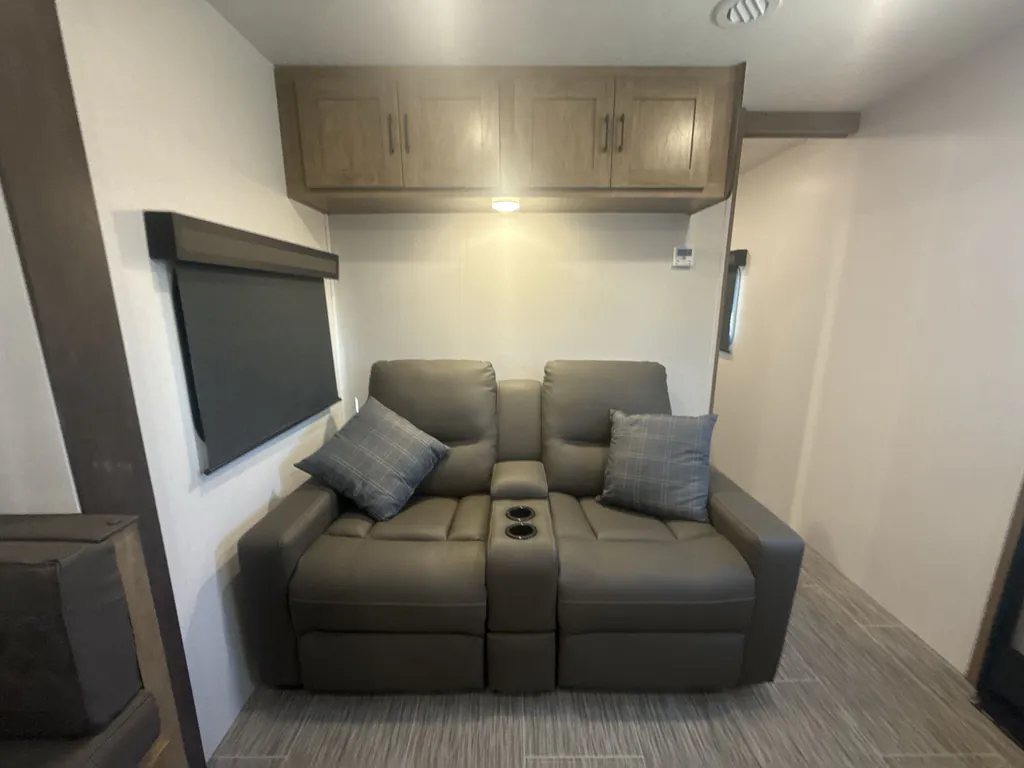 2025 Coachmen Freedom Express Ultra Lite 258BHS, Photos photo 4