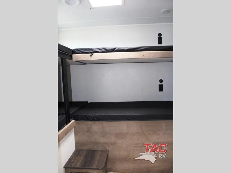 2027 Keystone Springdale 2880BRS - Photo 3