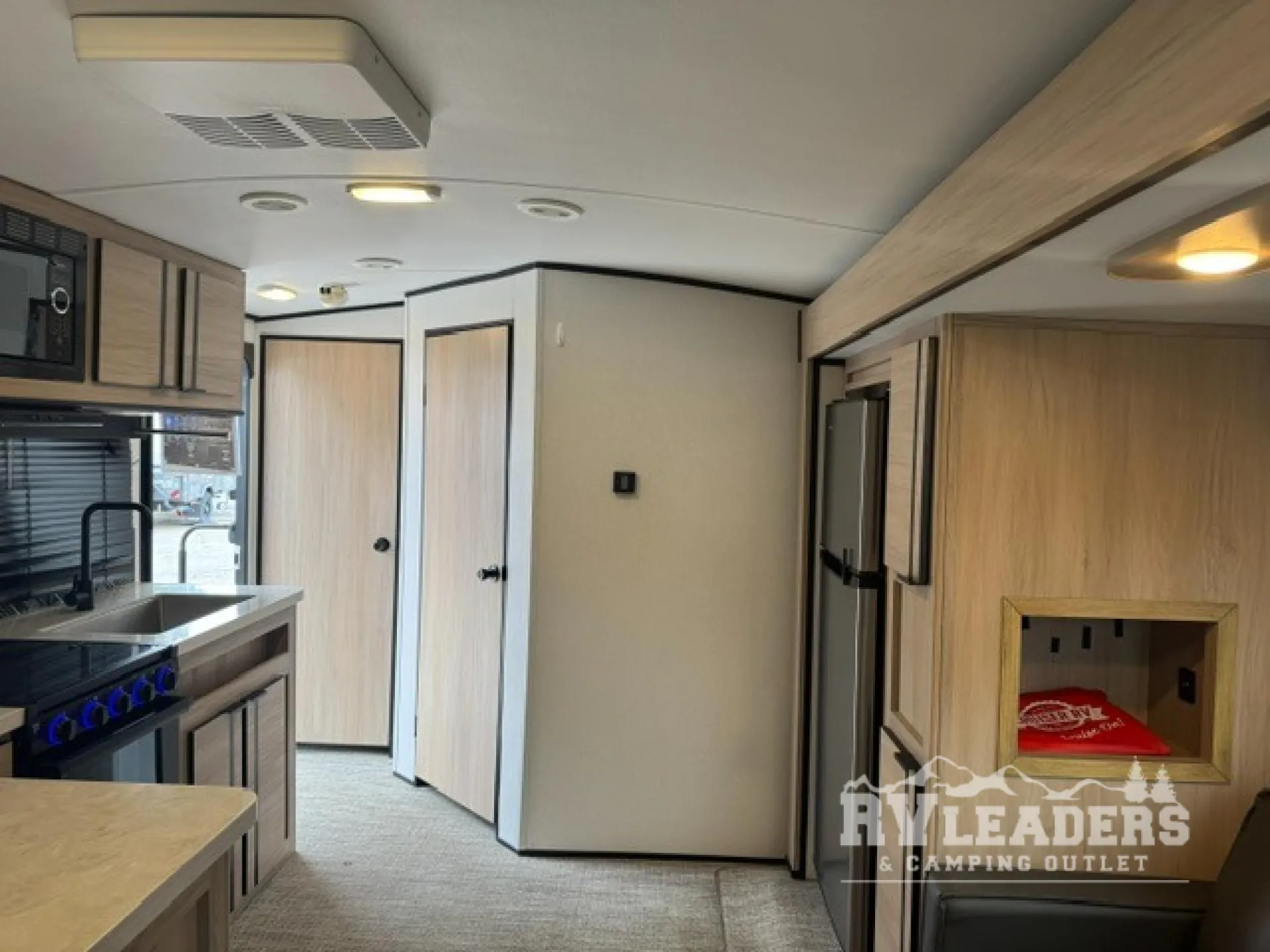 2021 Cruiser RV Radiance 21RB - Photo 4