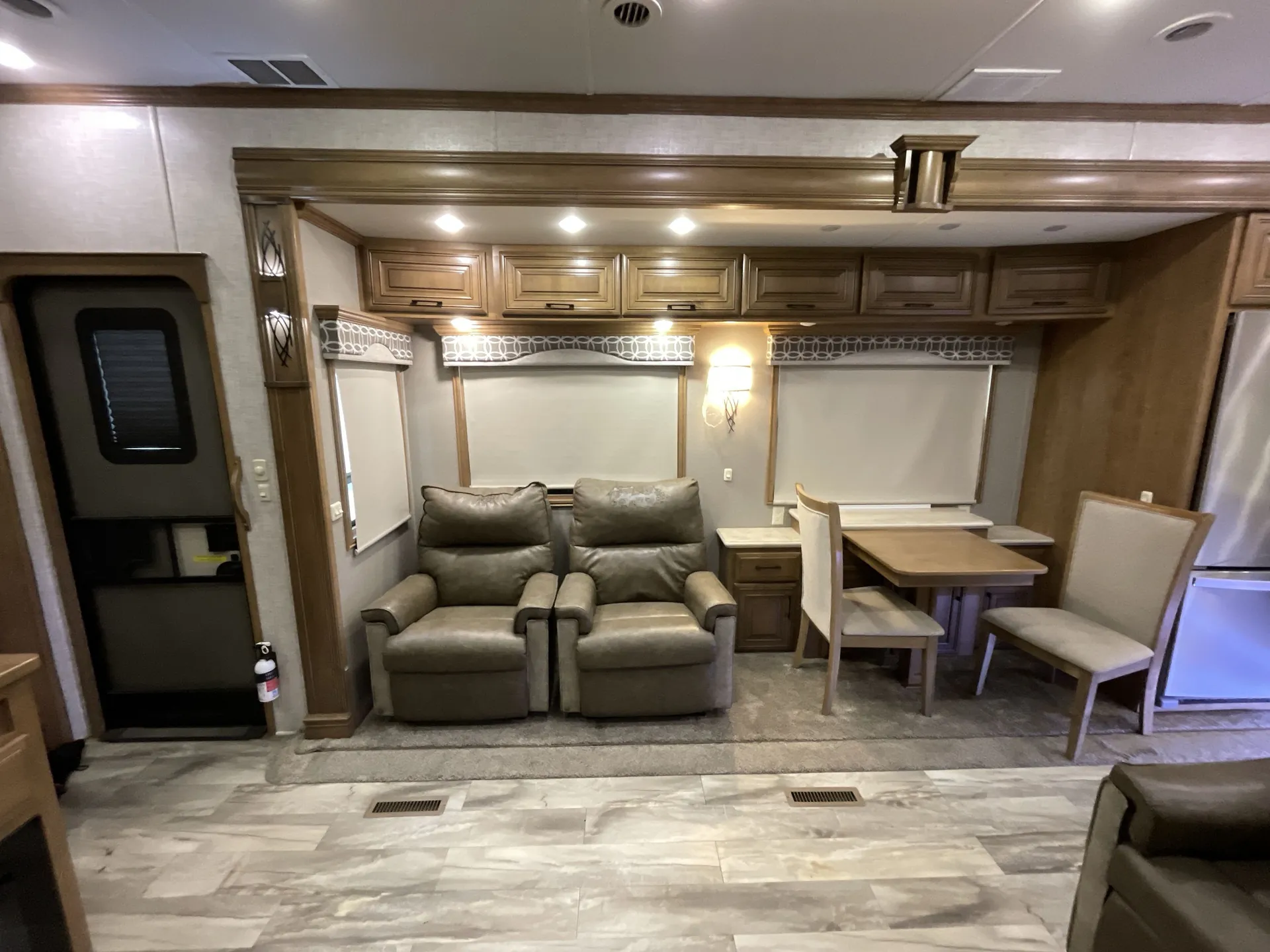 2020 DRV Mobile Suites 41RKSB4 - Photo 4