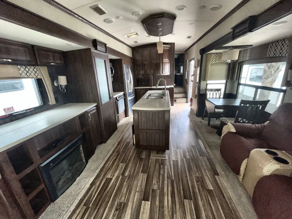 2018 Forest River Cardinal Estate 3456RL, Photos photo 3