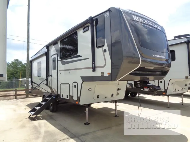 2027 Forest River Rockwood Signature 290SFK - Photo 2