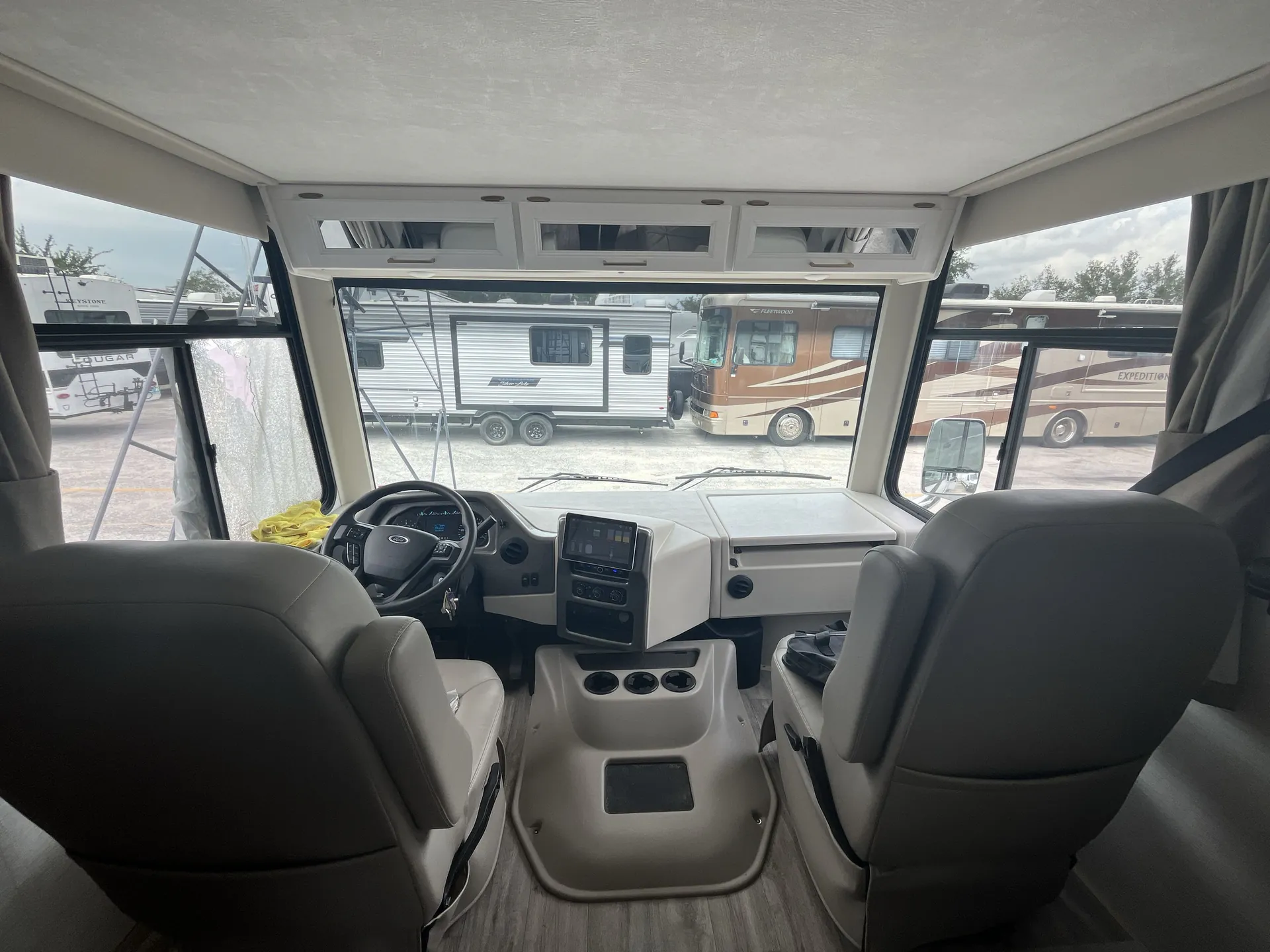 2025 Thor Motor Coach A.C.E 30C — front
