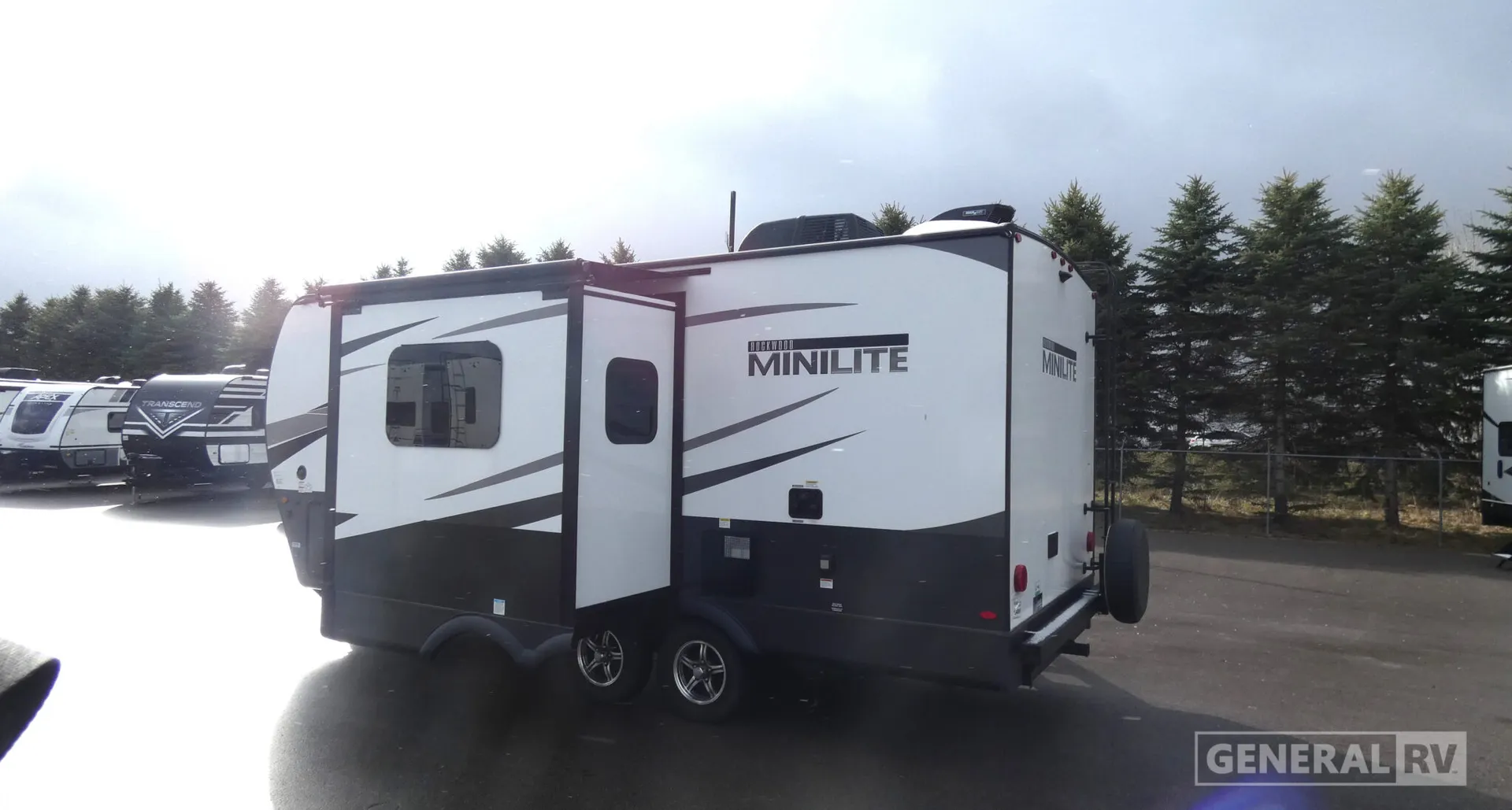 2024 Forest River Rockwood Mini Lite 2205S - Photo 4