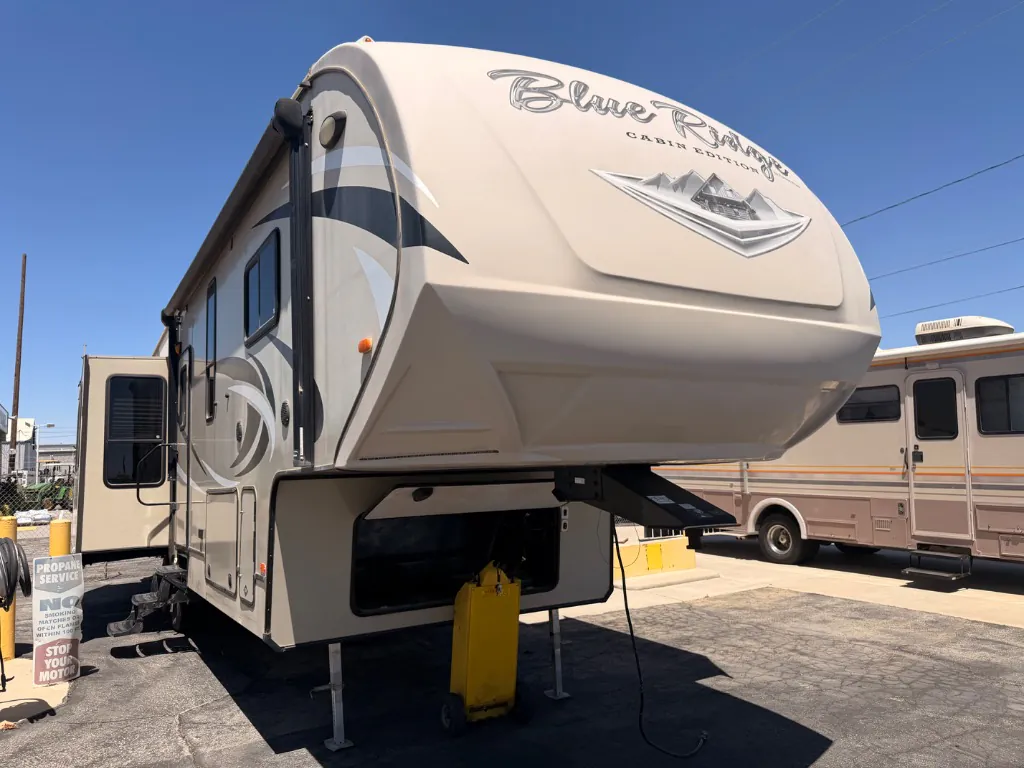2018 Forest River Blue Ridge 304SR - Photo 2