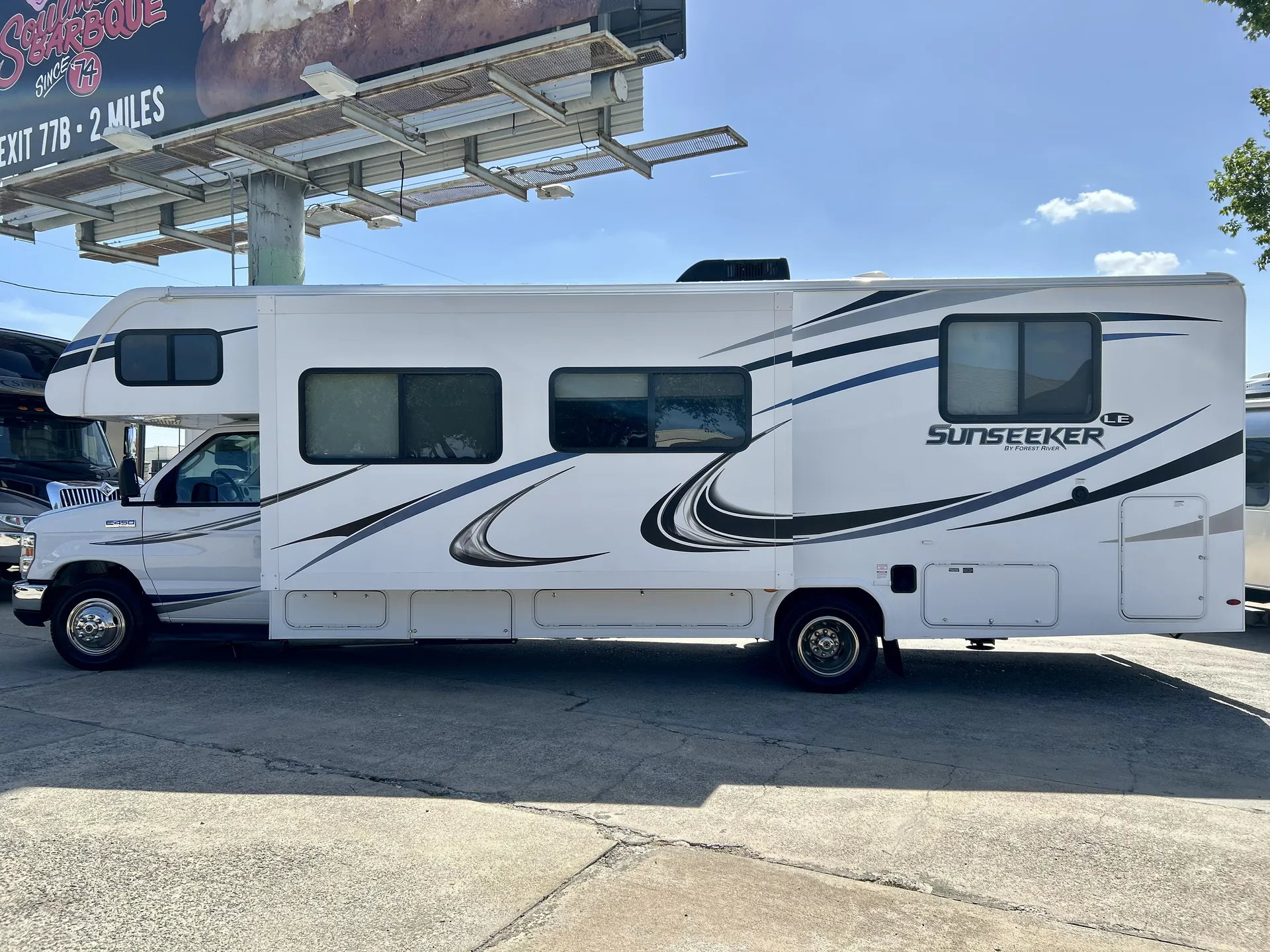 2018 Forest River Sunseeker 2850S - Photo 2