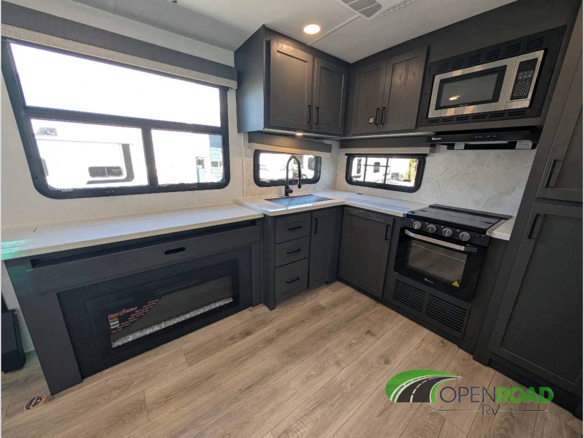 2027 Forest River RV Rockwood Ultra Lite 2711RK — Photo 7