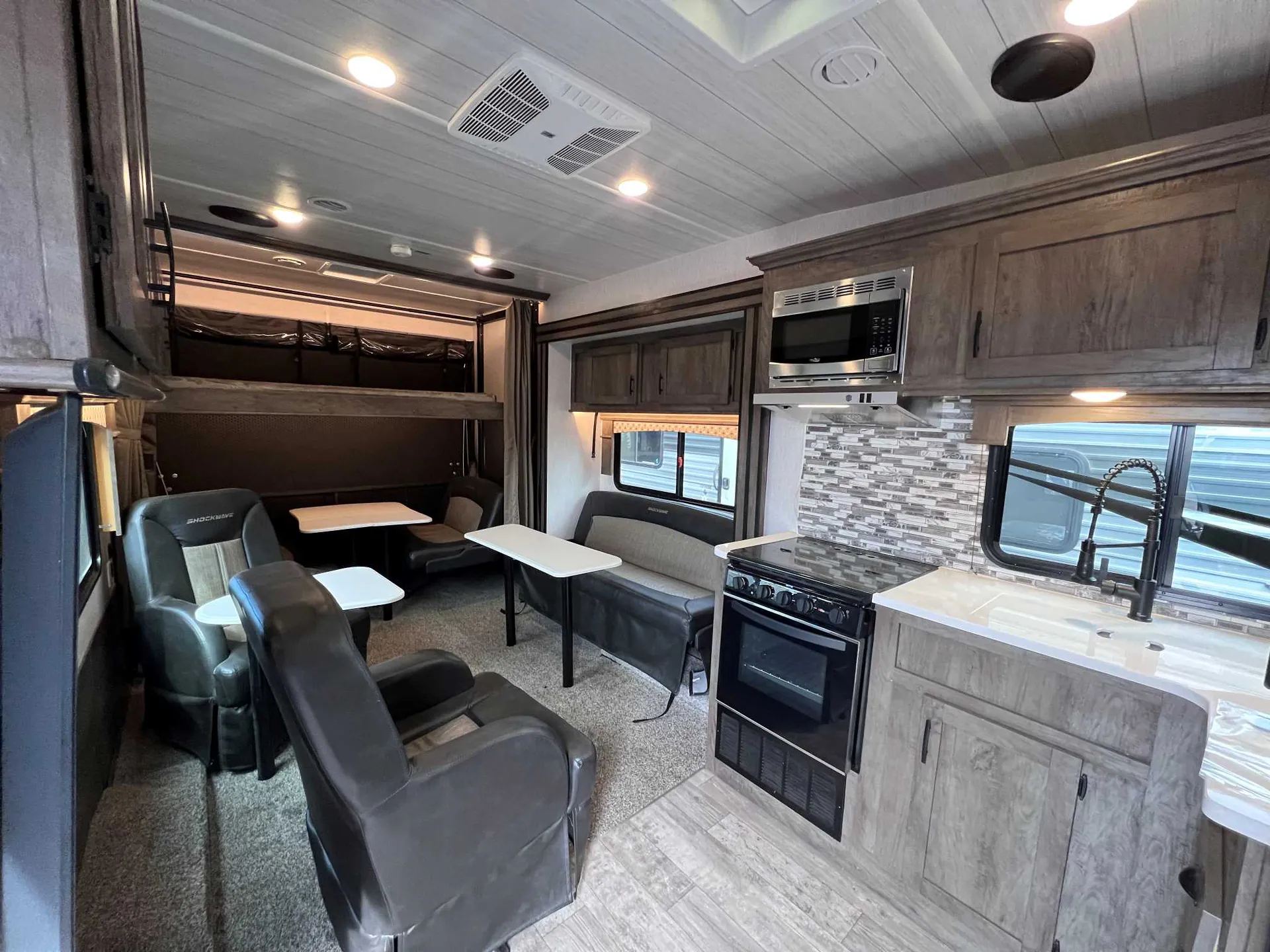2022 Forest River Shockwave 27RQGMX — Photo 5
