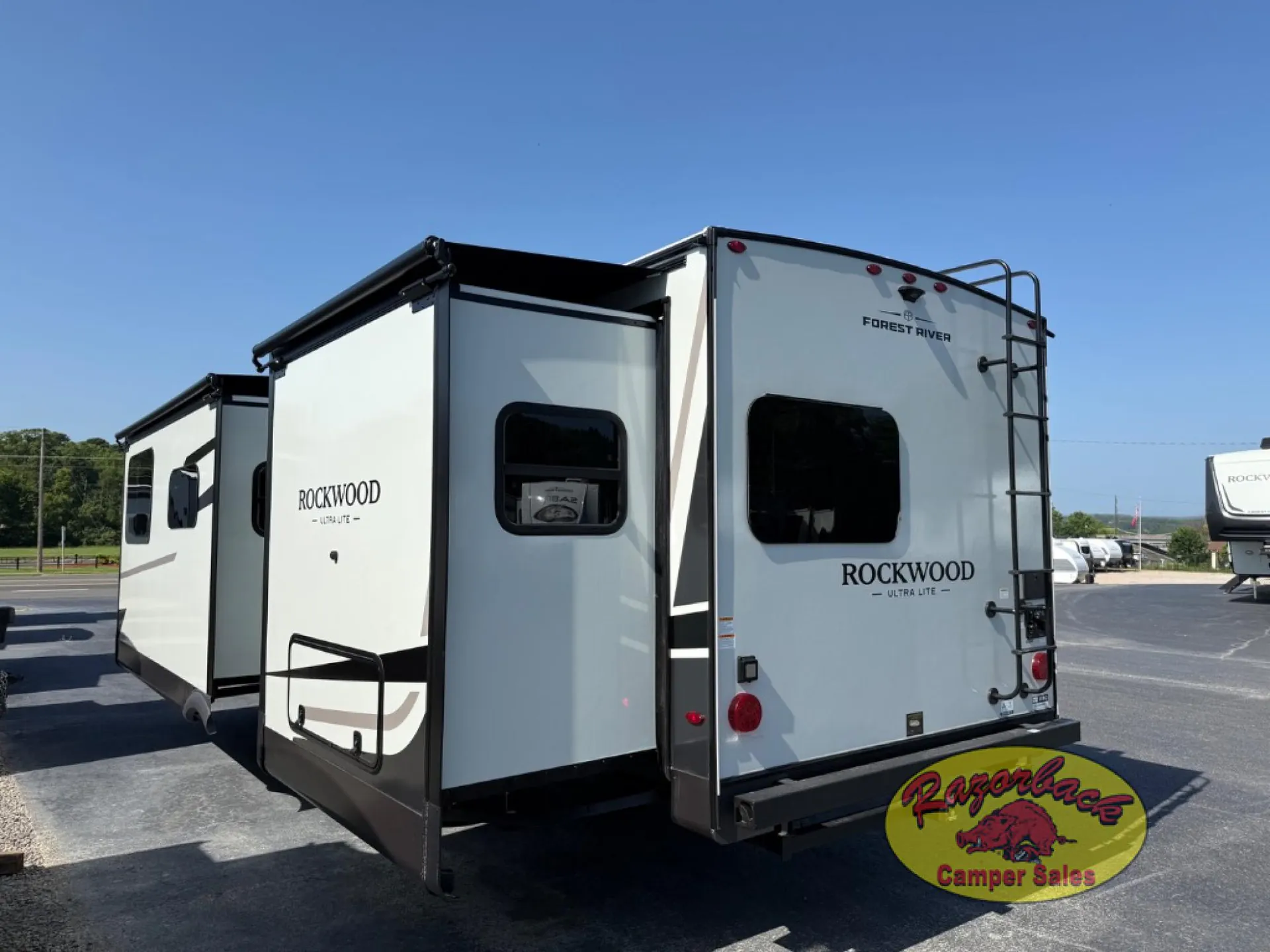 2027 Forest River Rockwood Ultra Lite 2608BS - Photo 4