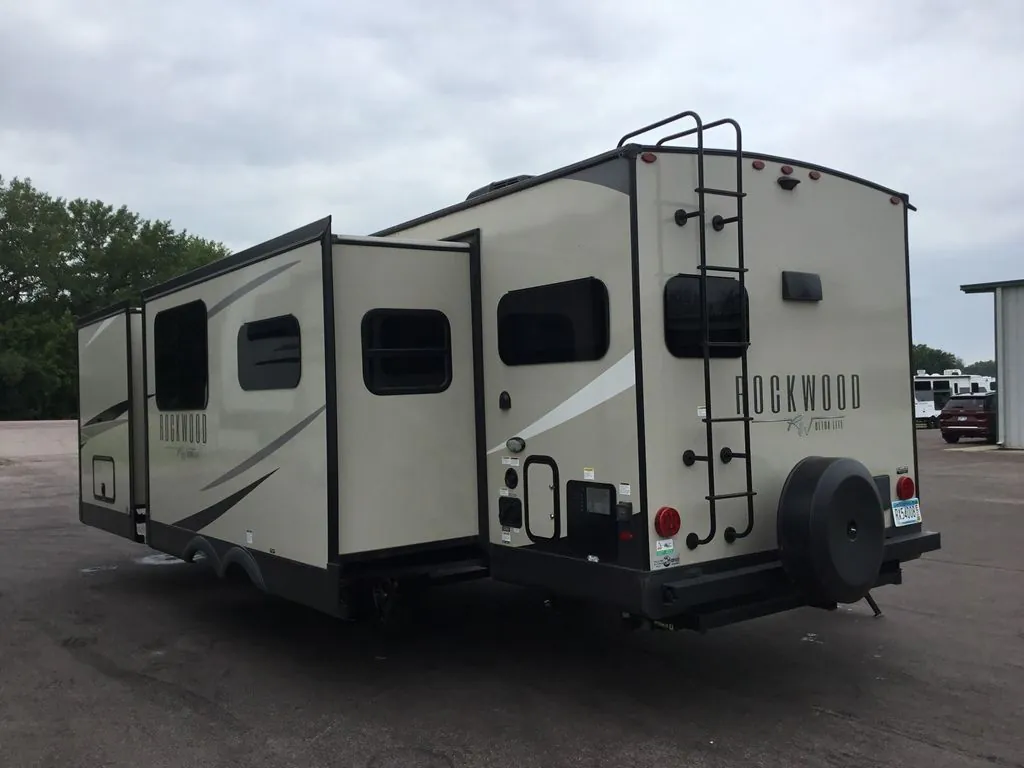 2023 Forest River Rockwood Ultra Lite 2614BS, Photos photo 3