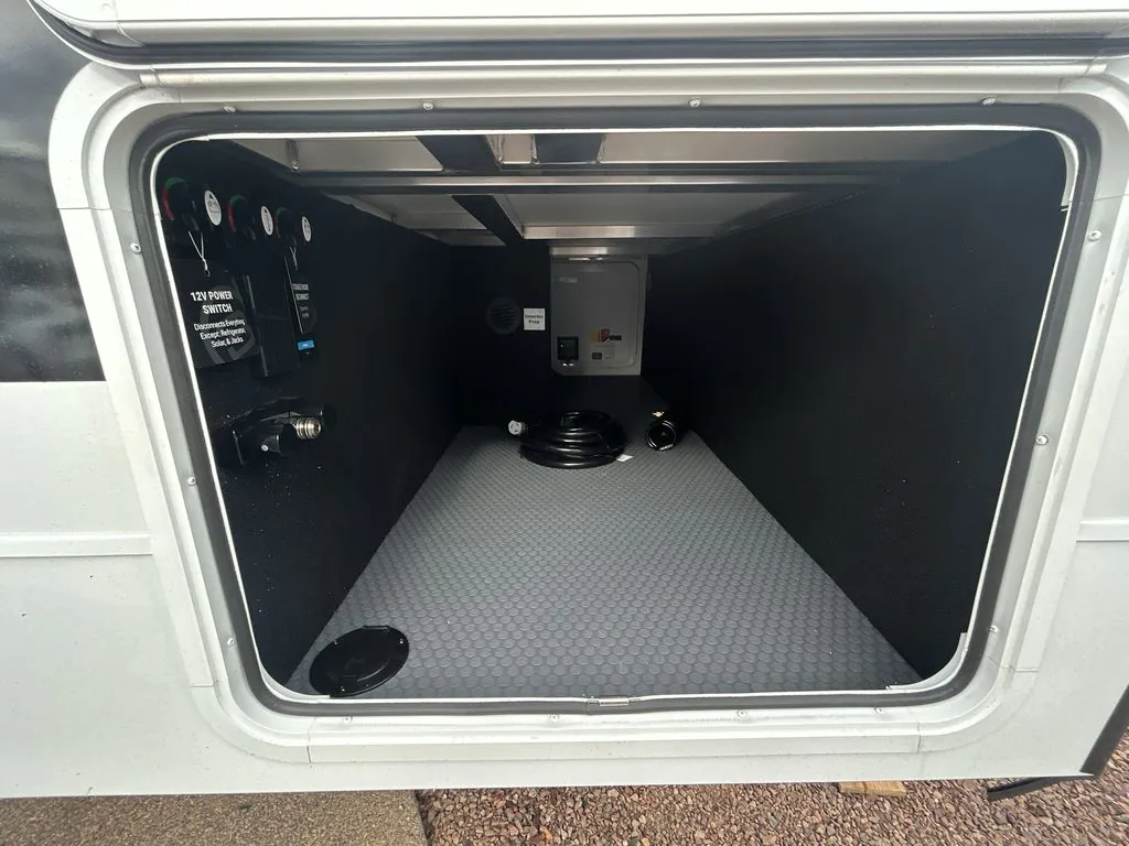 2027 Brinkley Model I 290, Photos photo 9