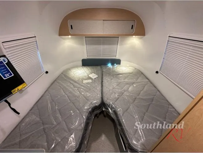 2026 Airstream World Traveler 22RB - Photo 4