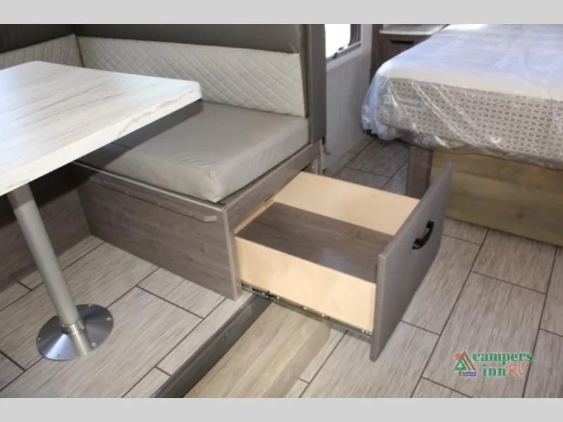 2022 Lance Lance Travel Trailers Used    1995 - Photo 4
