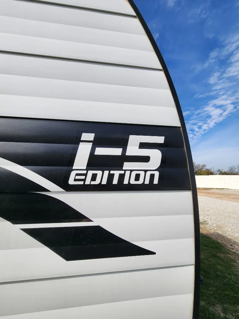 2025 Shasta RVs i-5 Edition 525BHS, Photos photo 12