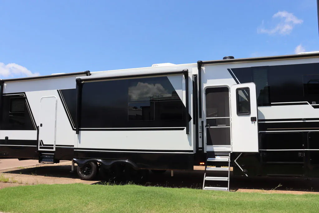 2026 Brinkley Model G 3970, Photos photo 3