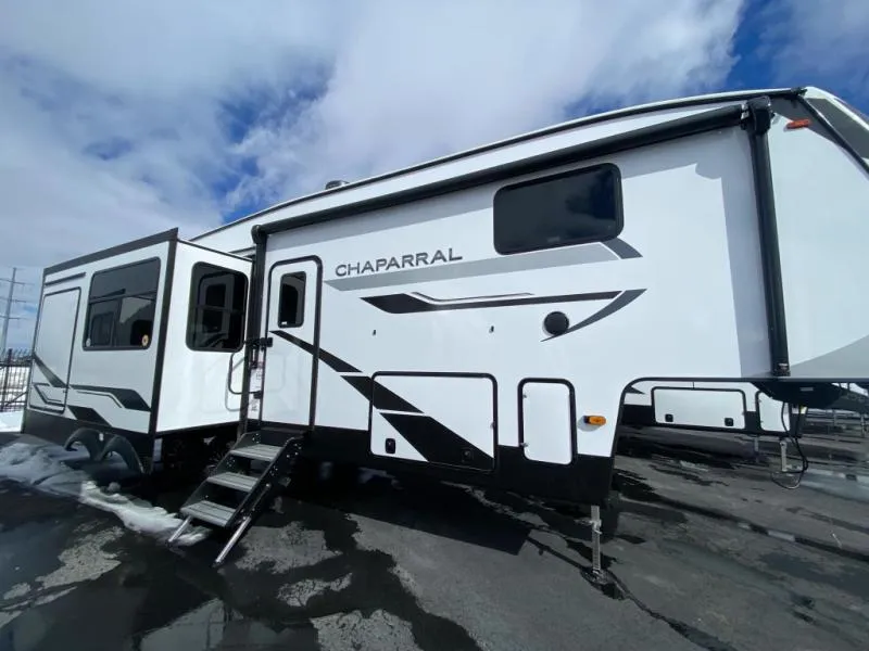 2025 Coachmen Chaparral 298RLS - Photo 2