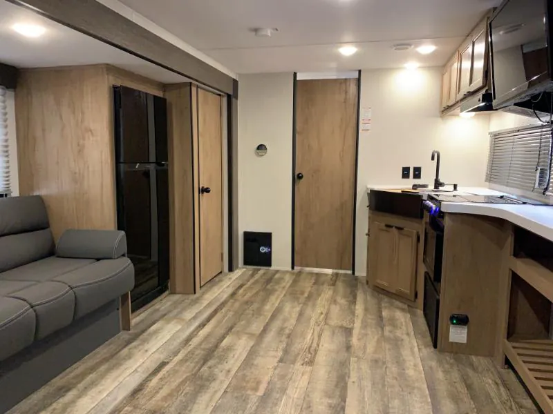 2024 Forest River Cherokee Wolf Den 242TR - Photo 4