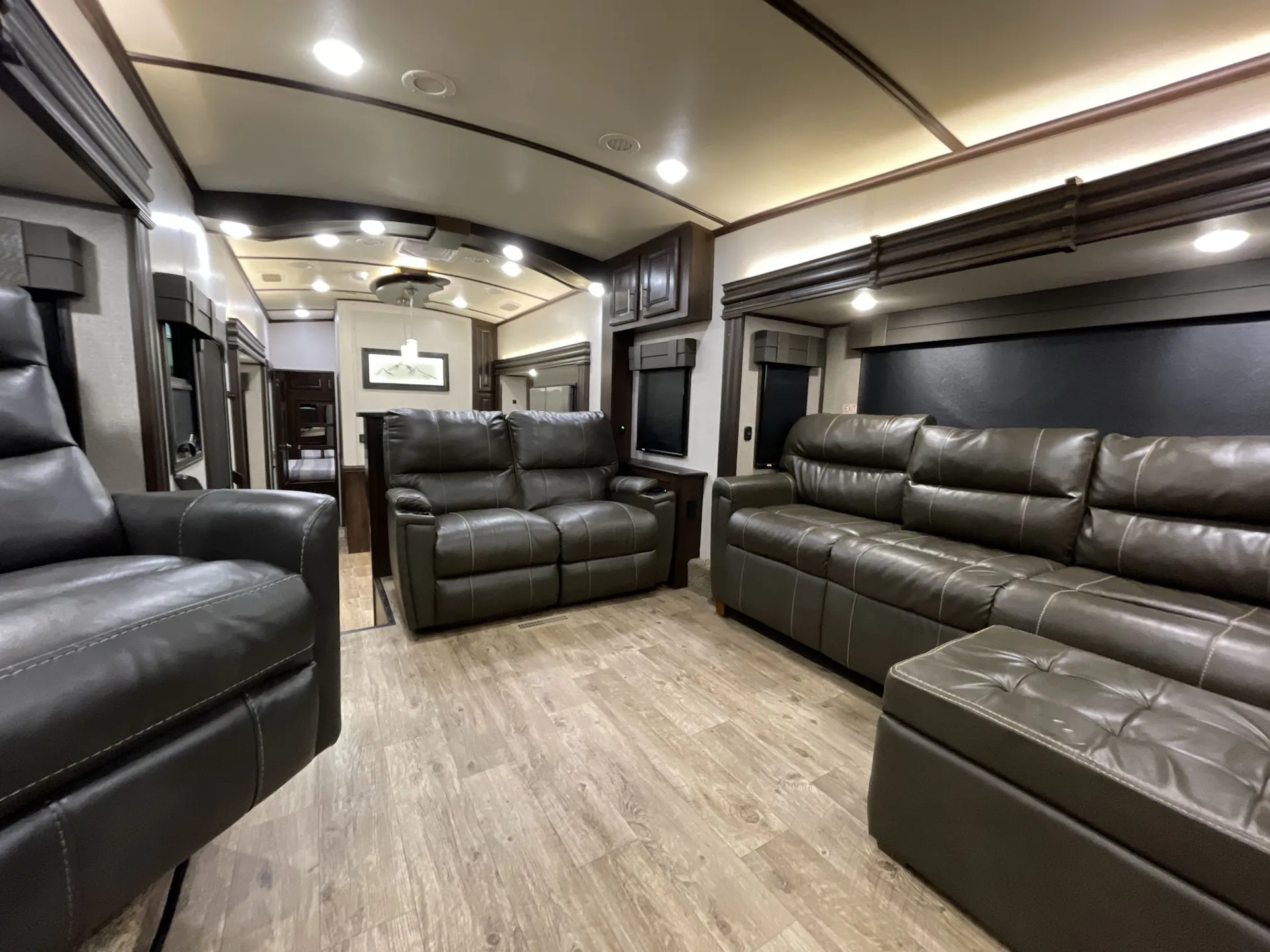 2020 Jayco North Point 381FLWS — living area main