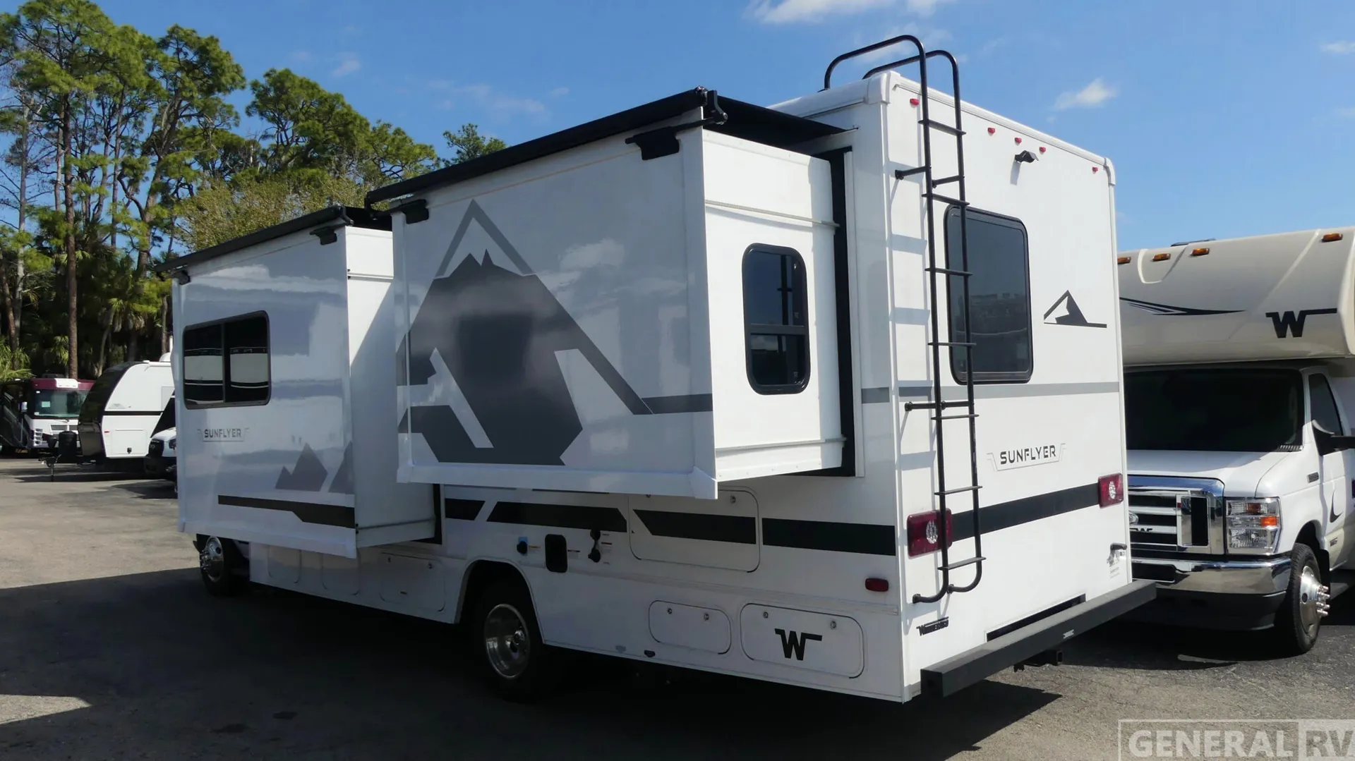 2027 Winnebago Sunflyer 26FE - Photo 4