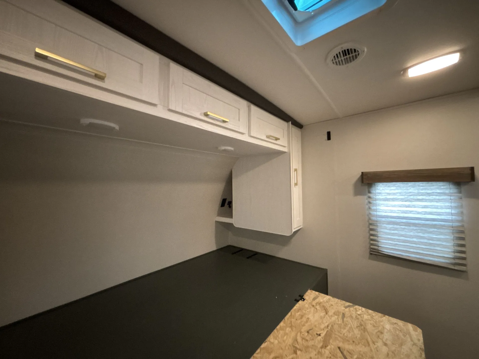 2024 Heartland Eddie Bauer 262BH — living area main