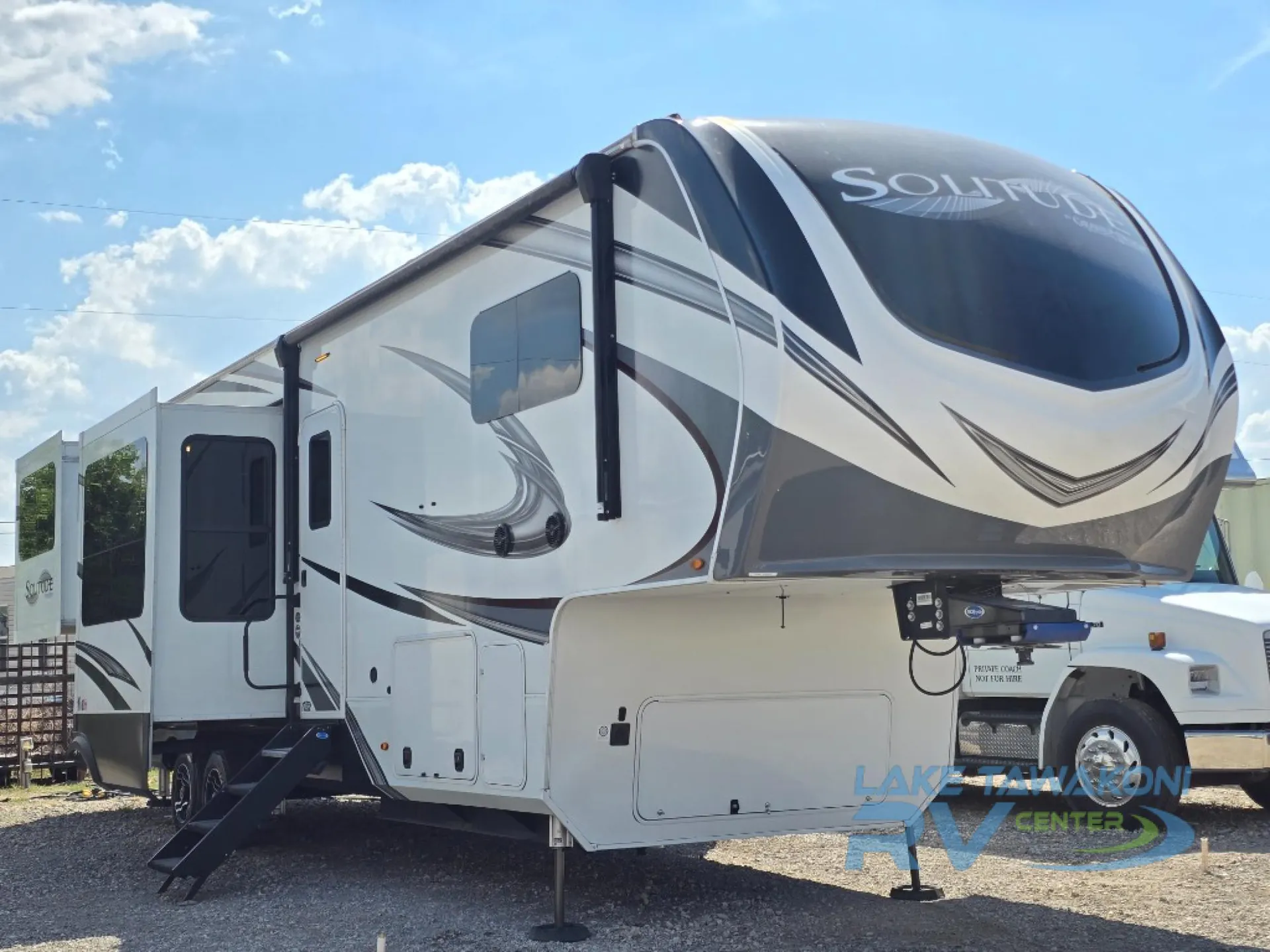 2022 Grand Design Solitude 375RES-R - Photo 3