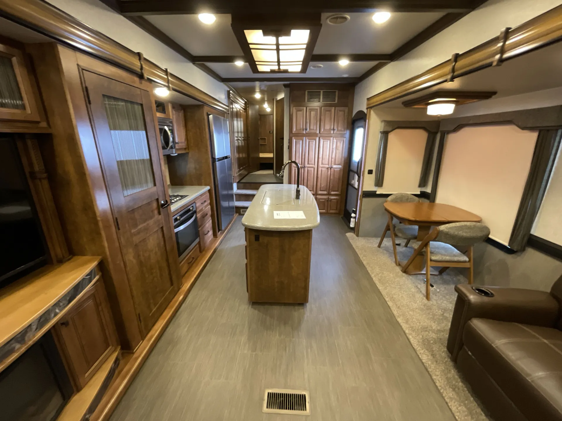 2017 Heartland Big Country 3560SS — passenger seat